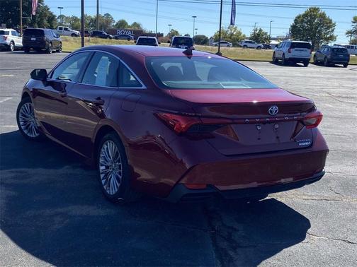 2022 Toyota Avalon Hybrid Limited