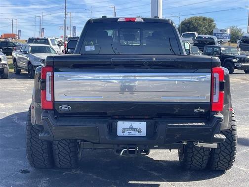 2025 Ford F-350 Platinum