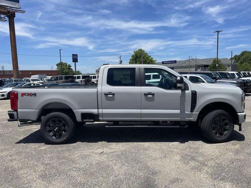Avalanche 2026 Ford F-250 XL