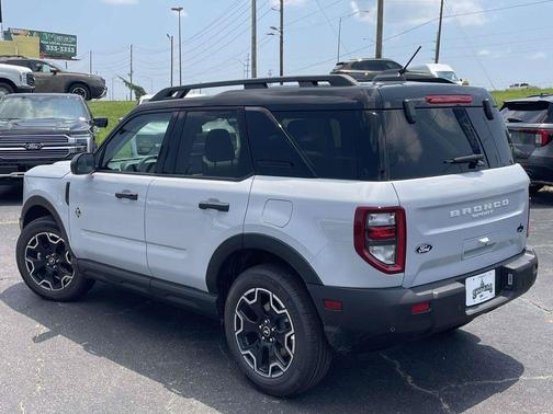 Space White Metallic 2026 Ford Bronco Sport Outer Banks