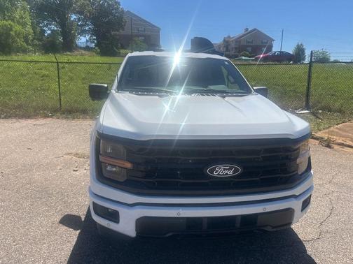 Oxford White 2024 Ford F-150 XLT