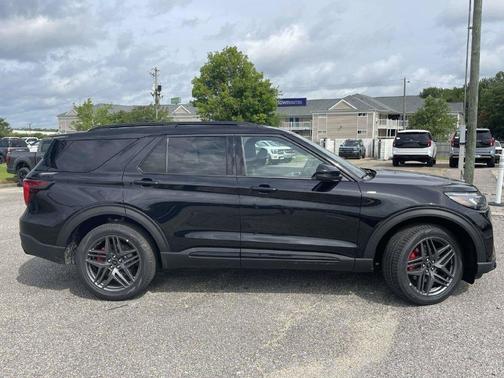Agate Black Metallic 2026 Ford Explorer ST-Line