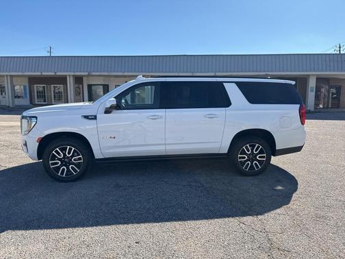 2021 GMC Yukon XL AT4