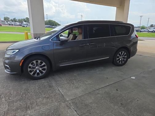 2021 Chrysler Pacifica Hybrid Pinnacle