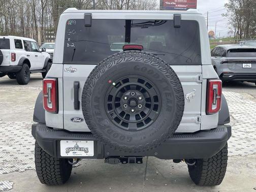 Avalanche 2026 Ford Bronco Badlands