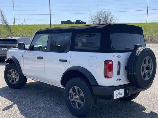 Oxford White 2026 Ford Bronco Big Bend