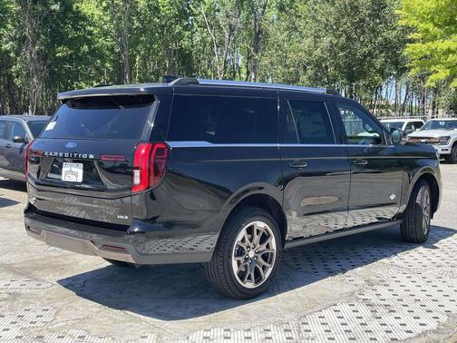 Agate Black Metallic 2026 Ford Expedition Max King Ranch