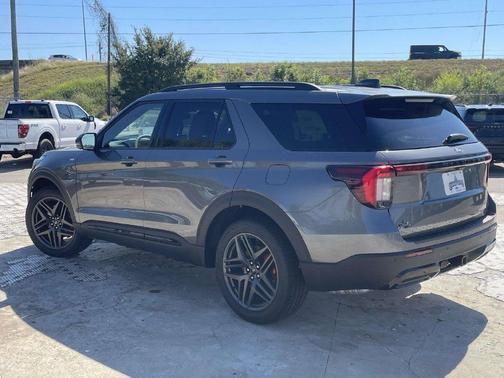 Carbonized Gray Metallic 2027 Ford Explorer ST-Line
