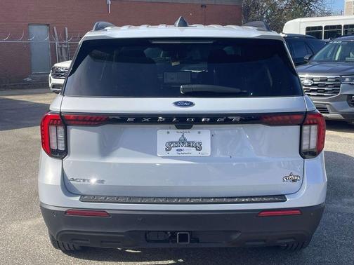 Space White Metallic 2026 Ford Explorer Active