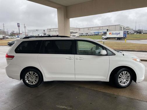 2013 Toyota Sienna XLE