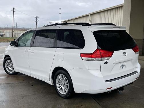 2013 Toyota Sienna XLE
