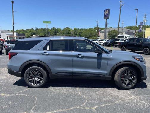 Vapor Blue 2026 Ford Explorer ST-Line