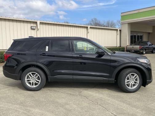 Agate Black Metallic 2026 Ford Explorer Active