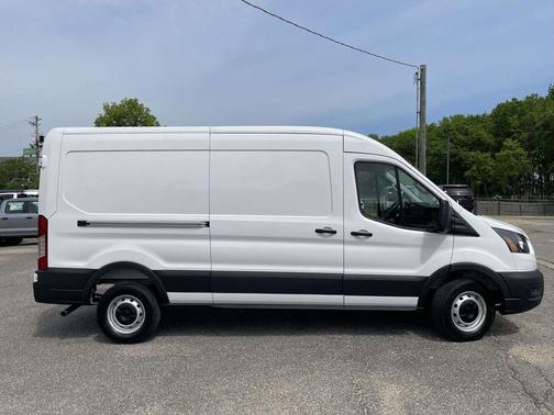 Oxford White 2026 Ford Transit-250 148 WB Medium Roof Cargo