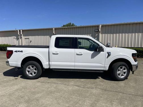 Oxford White 2026 Ford F-150 XLT