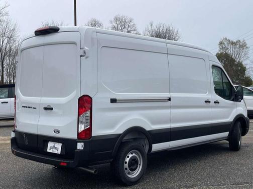 Oxford White 2026 Ford Transit-250 148 WB Medium Roof Cargo