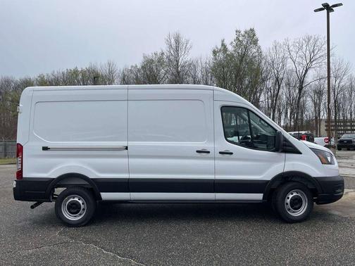 Oxford White 2026 Ford Transit-250 148 WB Medium Roof Cargo