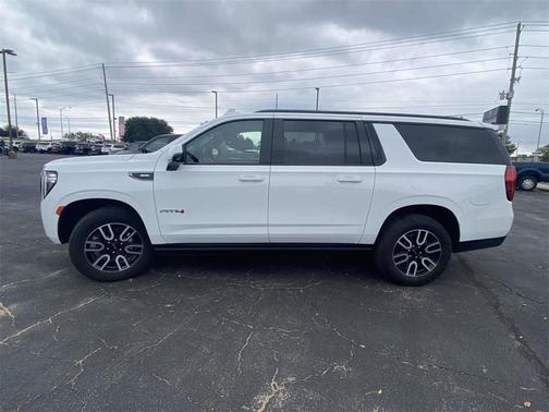 2023 GMC Yukon XL AT4