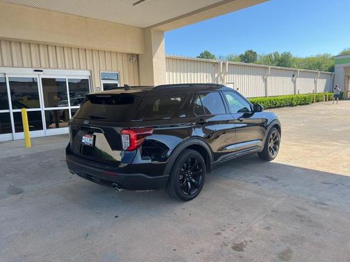Agate Black Metallic 2023 Ford Explorer ST-Line