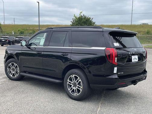 Agate Black Metallic 2026 Ford Expedition Active