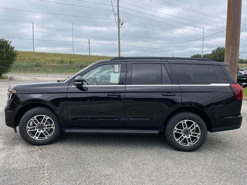 Agate Black Metallic 2026 Ford Expedition Active
