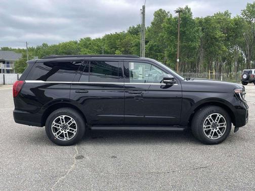 Agate Black Metallic 2026 Ford Expedition Active