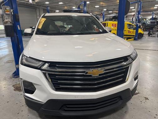 Summit White 2023 Chevrolet Traverse LT Leather