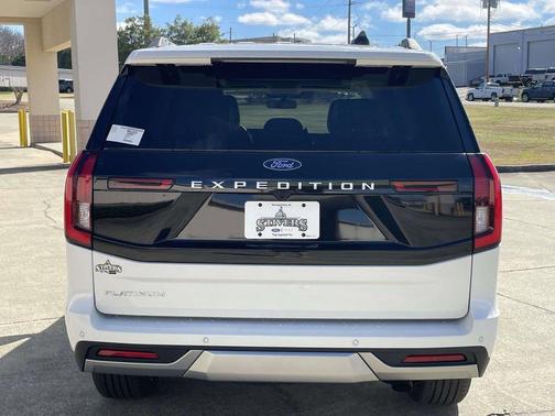 Star White 2026 Ford Expedition Platinum