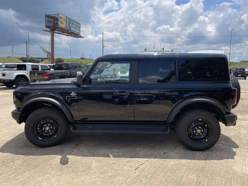 Shadow Black 2026 Ford Bronco Outer Banks