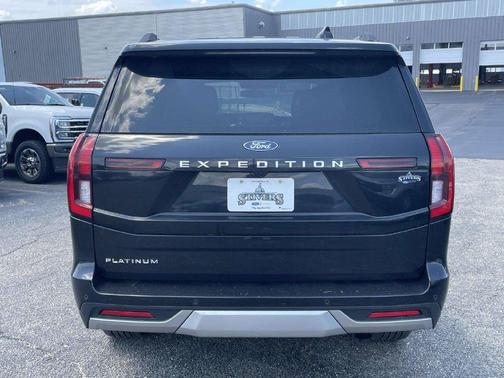 Agate Black Metallic 2026 Ford Expedition Platinum