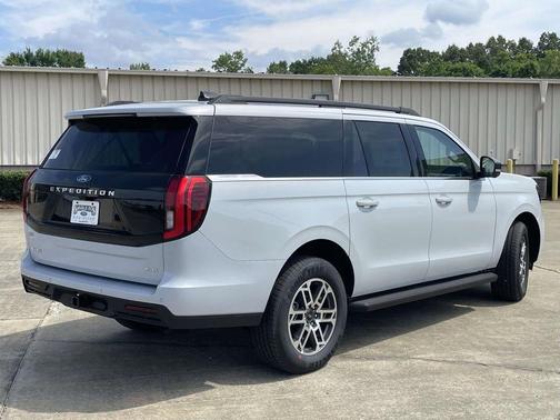 Space Silver 2026 Ford Expedition Max Active