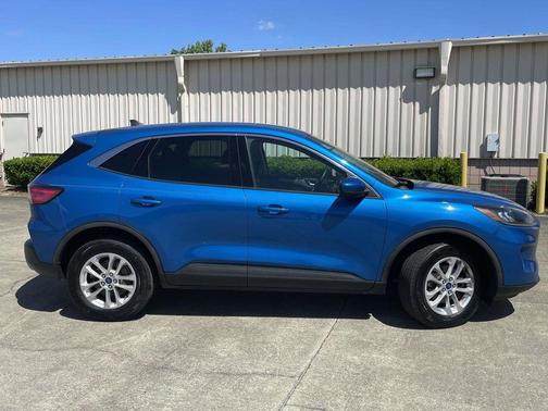 Velocity Blue Metallic 2020 Ford Escape SE