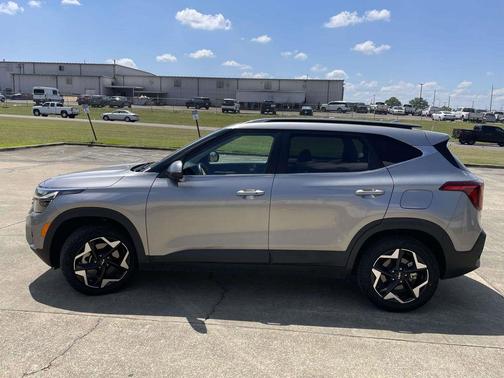 Steel Gray 2024 Kia Seltos EX