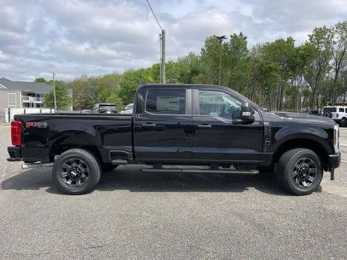 Agate Black Metallic 2026 Ford F-250 XL
