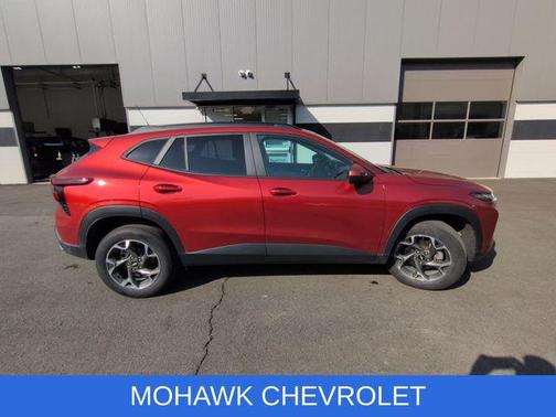 Cayenne Orange Metallic 2024 Chevrolet Trax LT