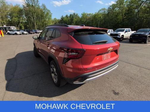Cayenne Orange Metallic 2024 Chevrolet Trax LT