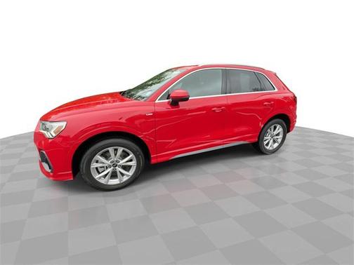 2024 Audi Q3 Premium 45 TFSI S line quattro Tiptronic