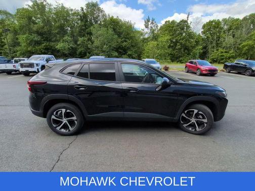 Mosaic Black Metallic 2024 Chevrolet Trax FWD 1RS
