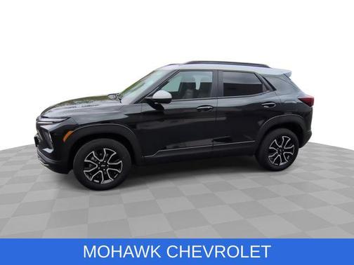 Mosaic Black Metallic 2024 Chevrolet Trailblazer ACTIV