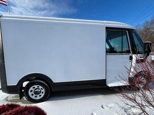 2025 Chevrolet BrightDrop 400 400