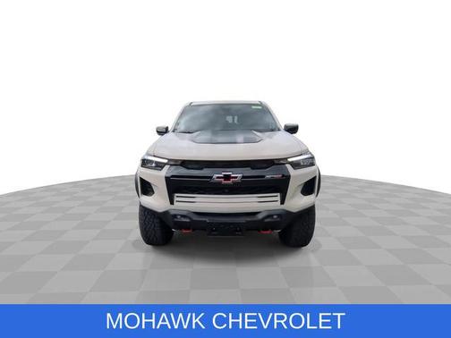 White Sands 2026 Chevrolet Colorado ZR2