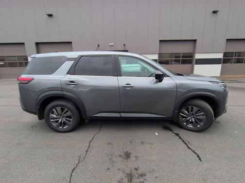 2024 Nissan Pathfinder S 4WD