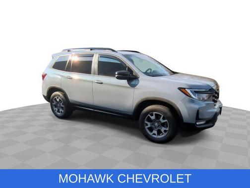 Sonic Gray Pearl 2022 Honda Passport AWD TrailSport