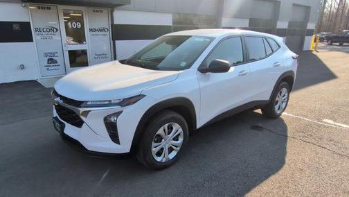 Summit White 2024 Chevrolet Trax LS