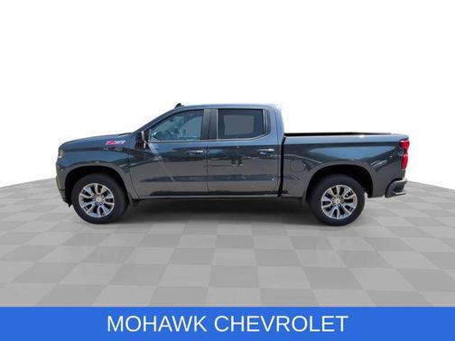 Shadow Gray Metallic 2021 Chevrolet Silverado 1500 RST