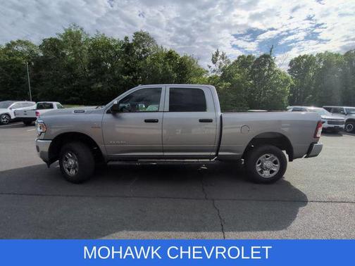 Billet Silver Metallic Clearcoat 2022 RAM 2500 Tradesman Crew Cab 4x4 6'4' Box