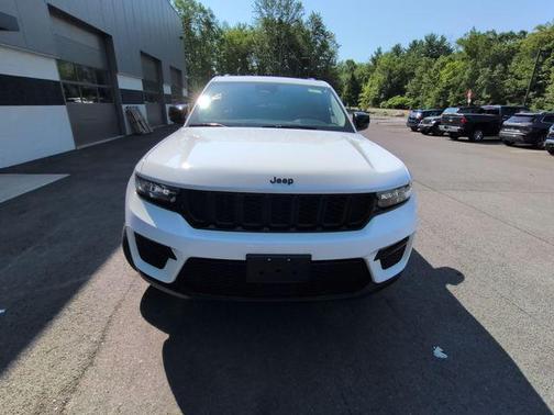 Bright White Clearcoat 2023 Jeep Grand Cherokee Limited