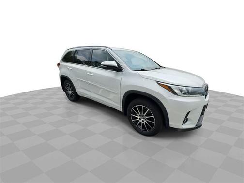 2018 Toyota Highlander SE