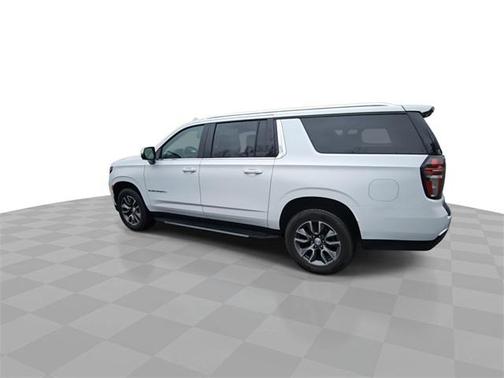 2022 Chevrolet Suburban LT