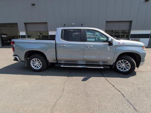 Sterling Gray Metallic 2024 Chevrolet Silverado 1500 LT